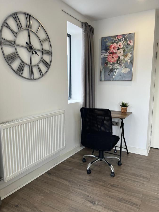Вилла 3Bed Flat 3Wc And Great Location Near Excel City Airport O2 And Canning Town Station Лондон Экстерьер фото